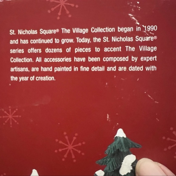 ST. NICHOLAS SQUARE PINE TREES – SET OF 2 – NIB - Picture 4 of 6